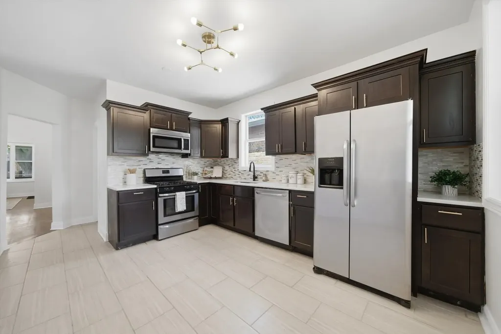 8611 South Aberdeen Street Chicago IL 60620