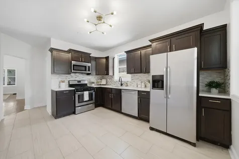 8611 South Aberdeen Street Chicago IL 60620