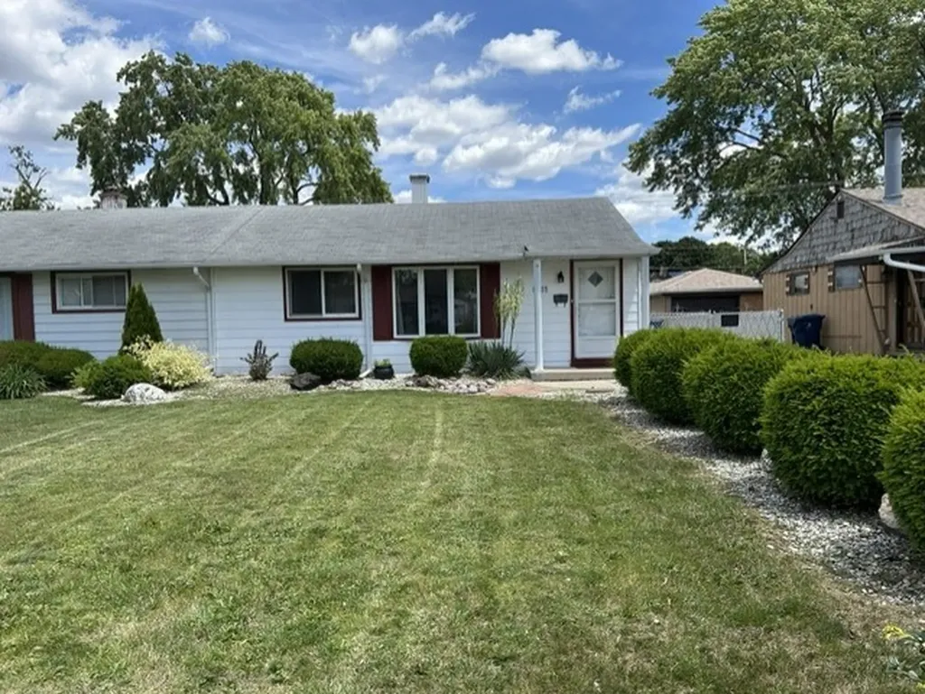 8855 South Komensky Avenue Hometown IL 60456