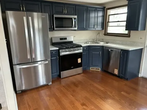 8855 South Komensky Avenue Hometown IL 60456