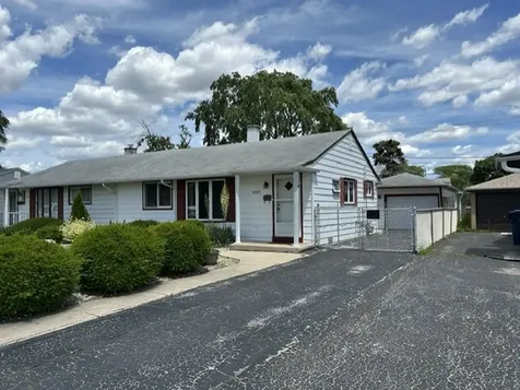 8855 South Komensky Avenue Hometown IL 60456