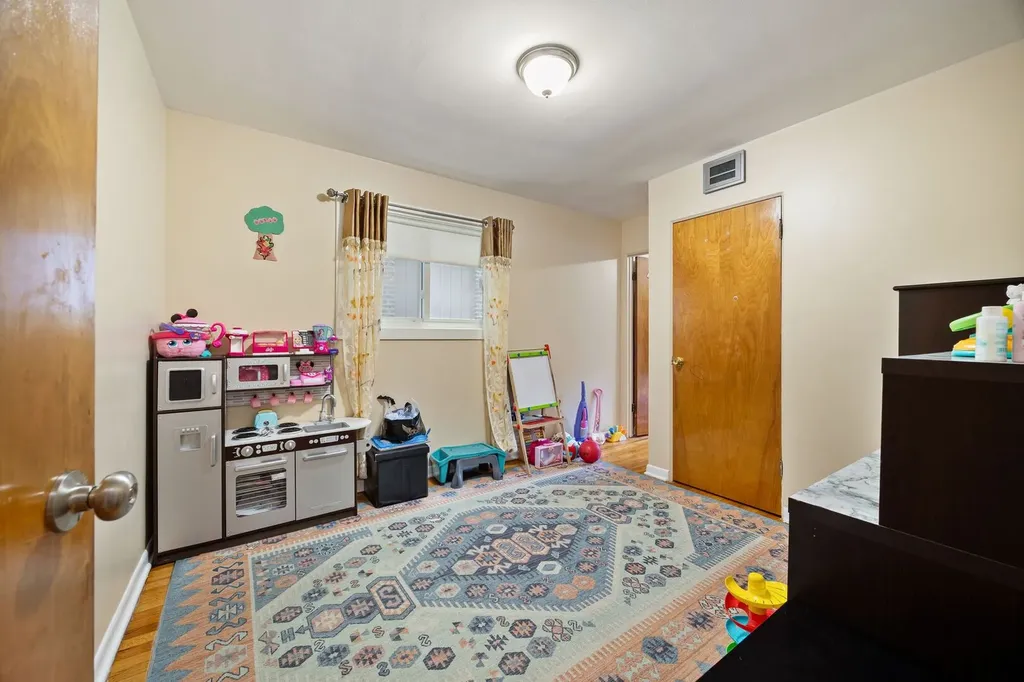 6136 North Talman Avenue Chicago IL 60659