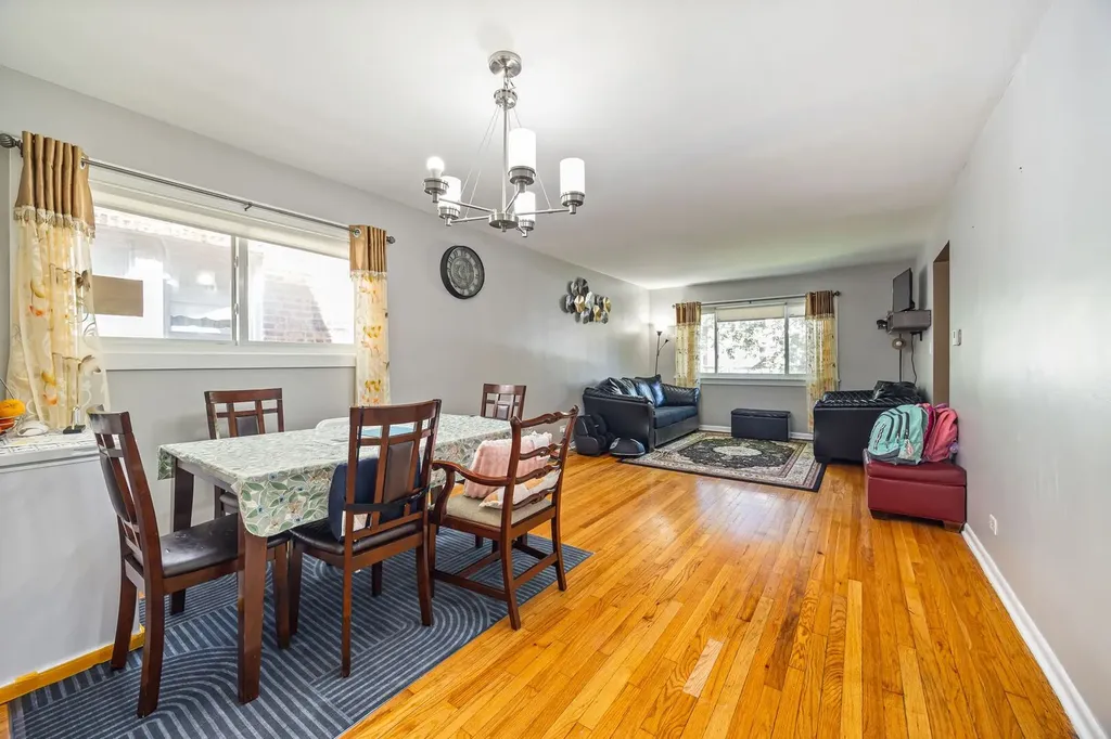 6136 North Talman Avenue Chicago IL 60659