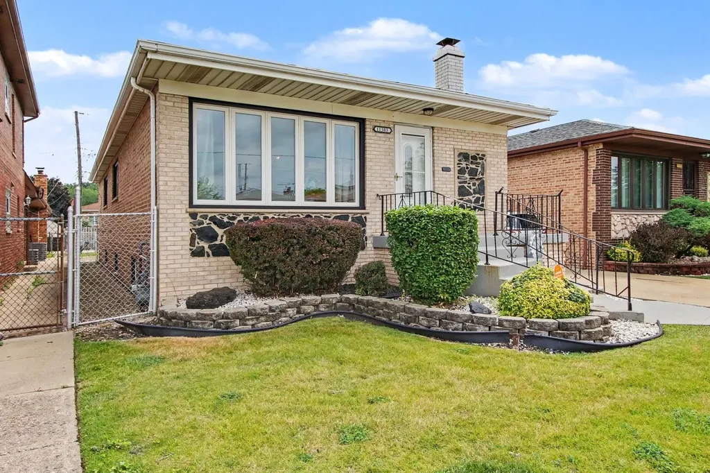 11503 South Avenue J Chicago IL 60617