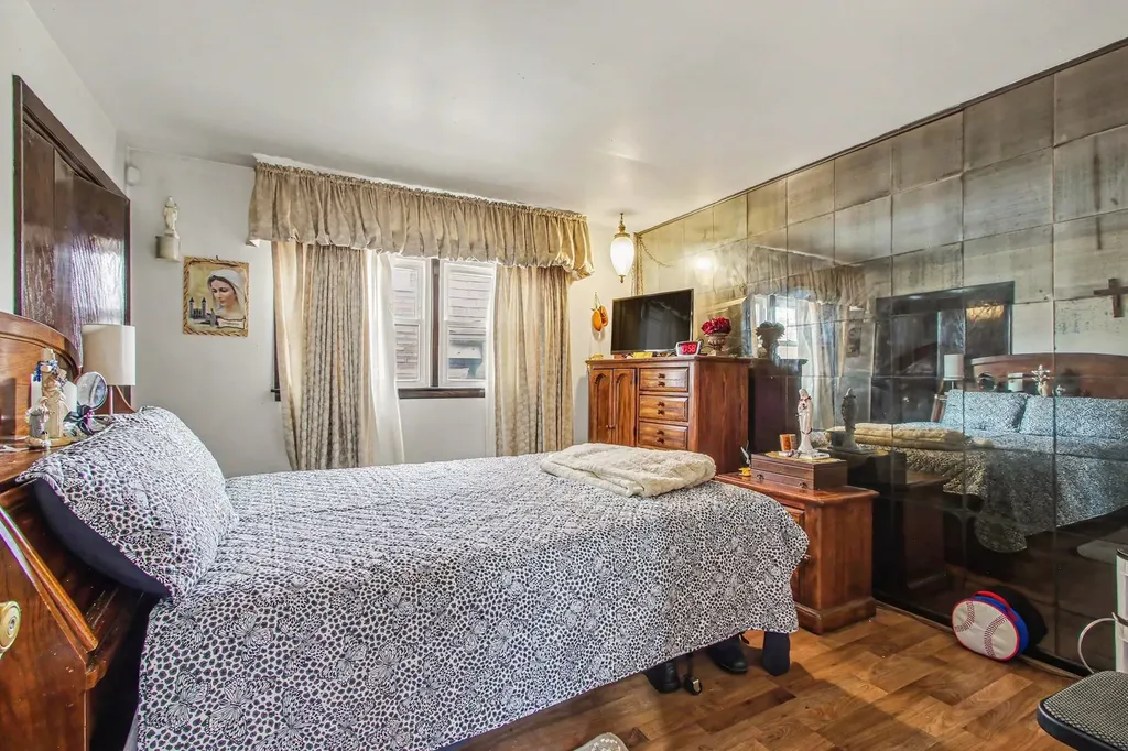 11503 South Avenue J Chicago IL 60617
