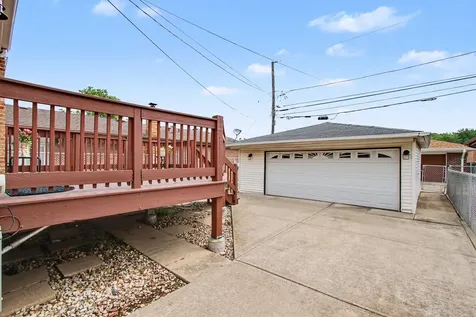 11503 South Avenue J Chicago IL 60617