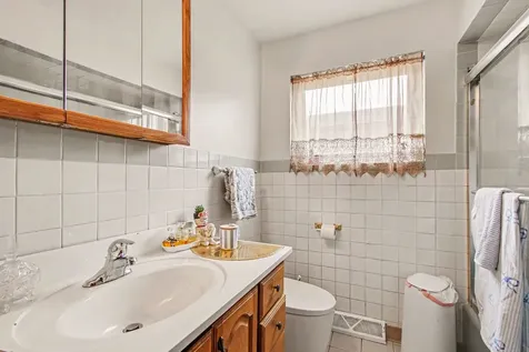 11503 South Avenue J Chicago IL 60617