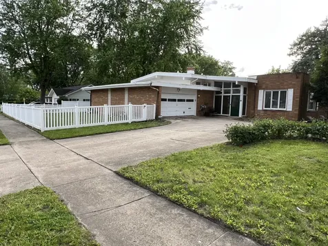 616 Seneca Drive Aurora IL 60506
