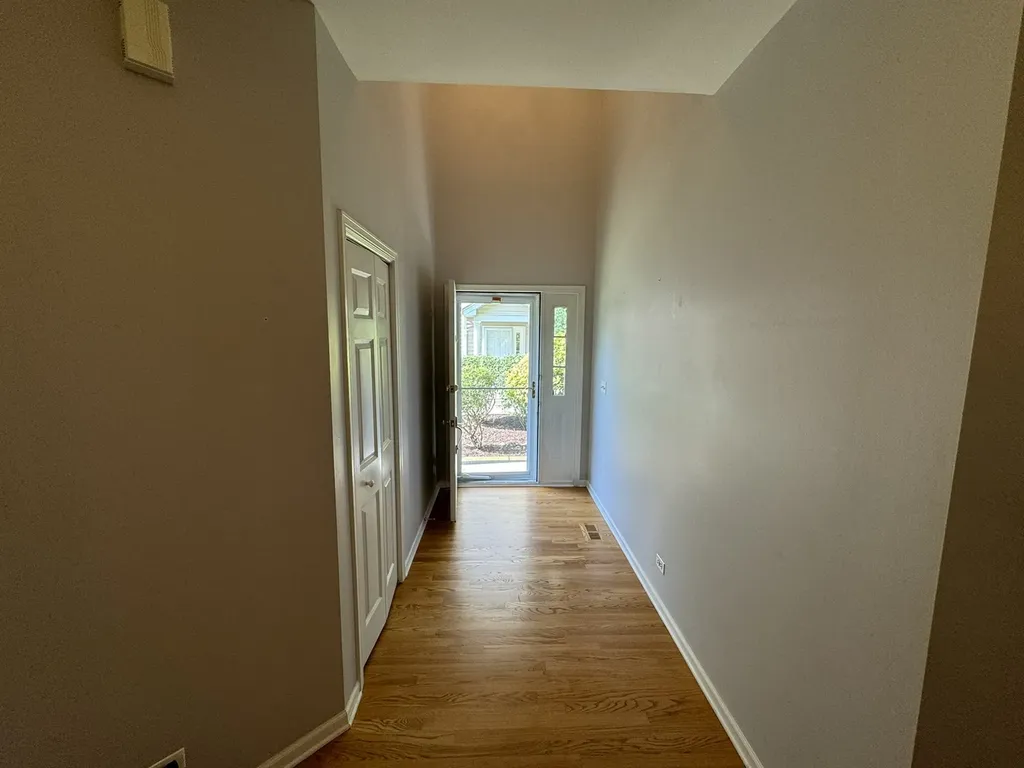 1N061 Mission Court Winfield IL 60190