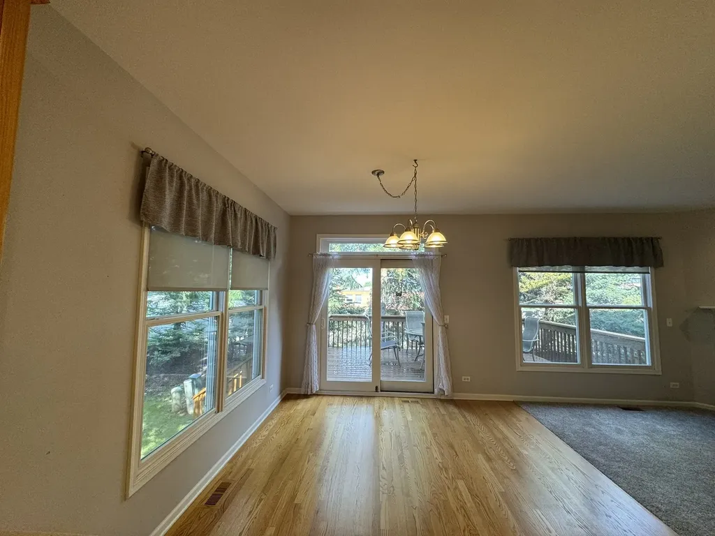 1N061 Mission Court Winfield IL 60190