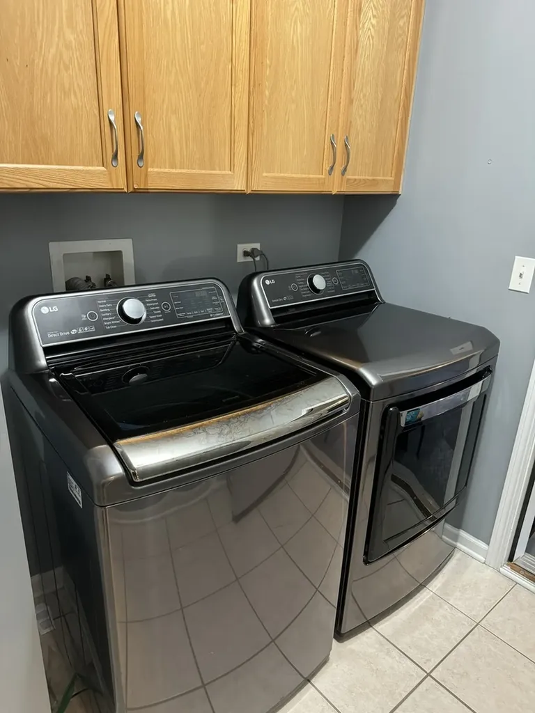 1N061 Mission Court Winfield IL 60190