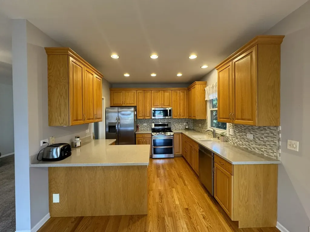 1N061 Mission Court Winfield IL 60190