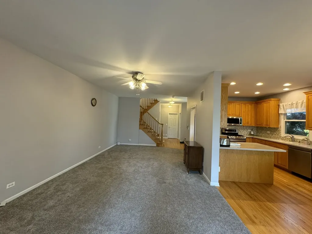 1N061 Mission Court Winfield IL 60190