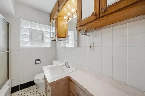 4000 Clarence Avenue Berwyn IL 60402