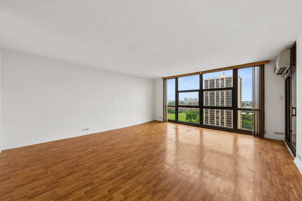 2901 South Michigan Avenue Chicago IL 60616