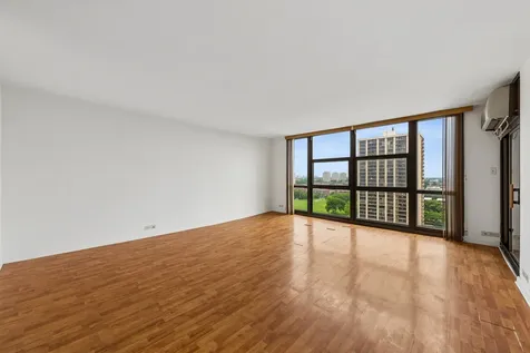 2901 South Michigan Avenue Chicago IL 60616