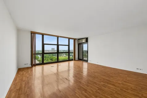 2901 South Michigan Avenue Chicago IL 60616