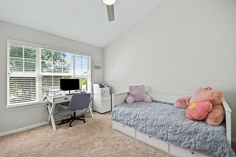 1102 Iron Horse Court Elgin IL 60124