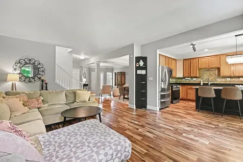 1102 Iron Horse Court Elgin IL 60124