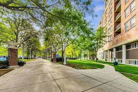 437 West Division Street Chicago IL 60610