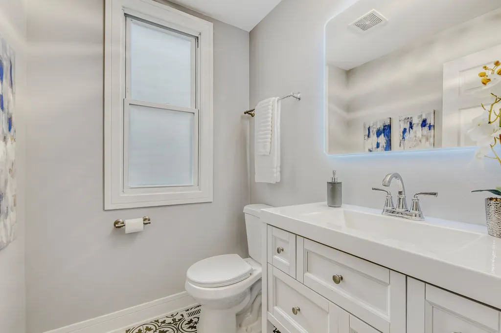 1837 West 104th Street Chicago IL 60643