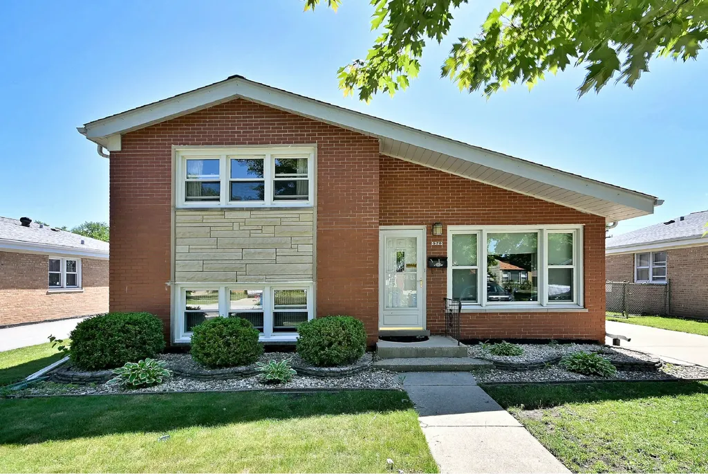 8925 South 49th Court Oak Lawn IL 60453