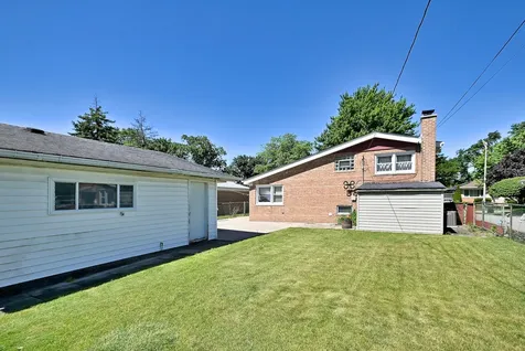 8925 South 49th Court Oak Lawn IL 60453