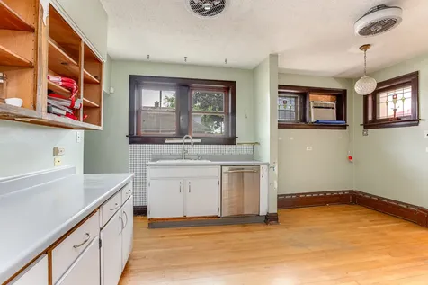 7047 North 26th Parkway Berwyn IL 60402