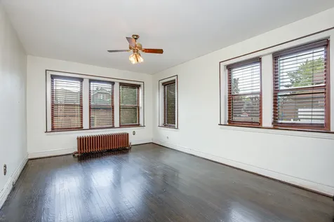 7047 North 26th Parkway Berwyn IL 60402