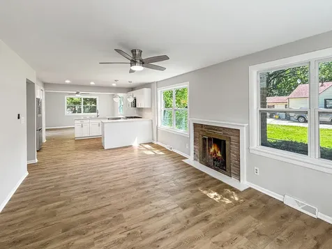 3102 Victoria Avenue Mchenry IL 60050