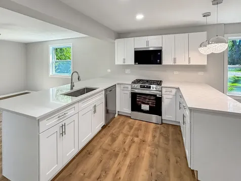 3102 Victoria Avenue Mchenry IL 60050