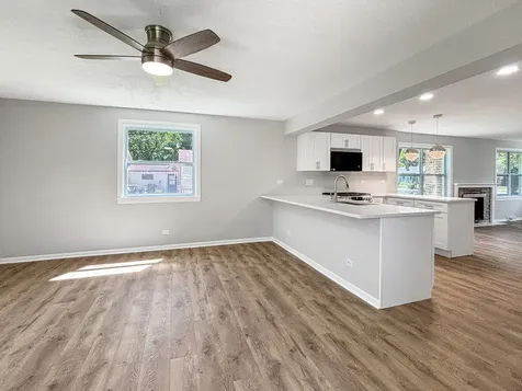 3102 Victoria Avenue Mchenry IL 60050