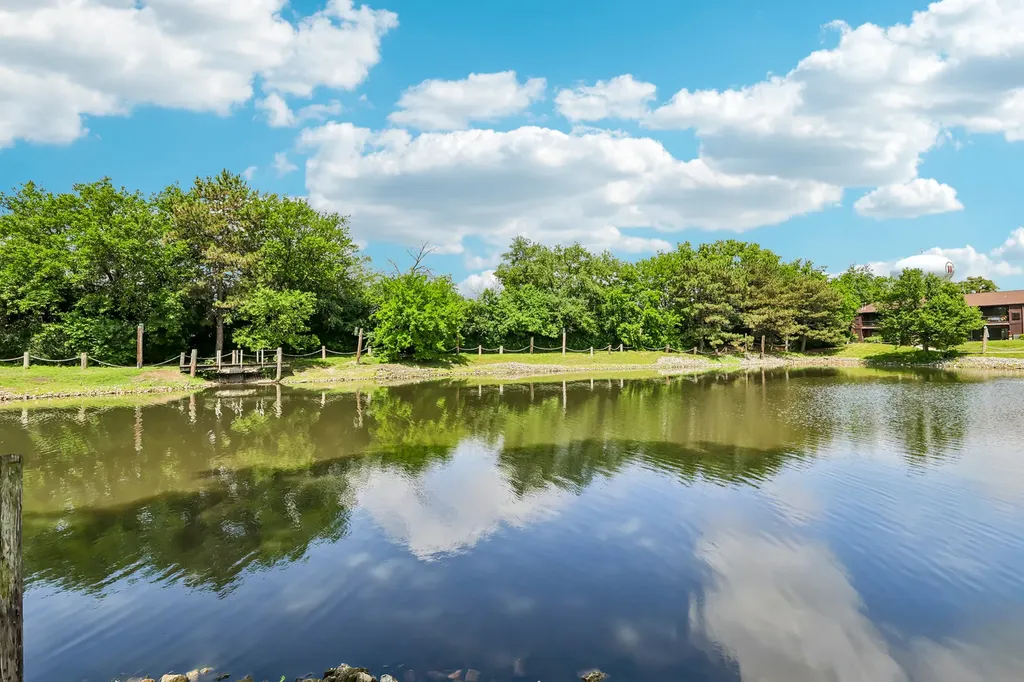 1320 Cass Lane W Westmont IL 60559
