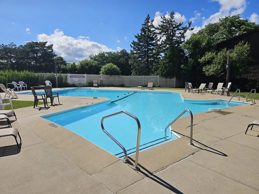 1320 Cass Lane W Westmont IL 60559