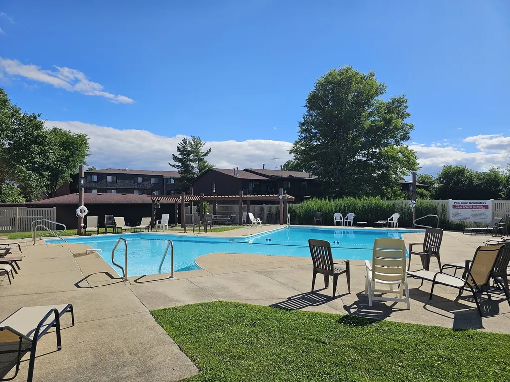 1320 Cass Lane W Westmont IL 60559