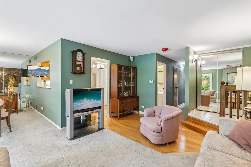1320 Cass Lane W Westmont IL 60559