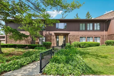 1320 Cass Lane W Westmont IL 60559