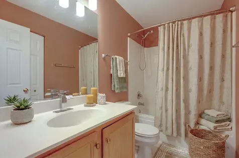 467 Pine Lake Circle Vernon Hills IL 60061