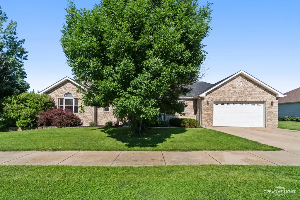 210 Wabansi Trail Paw Paw IL 61353