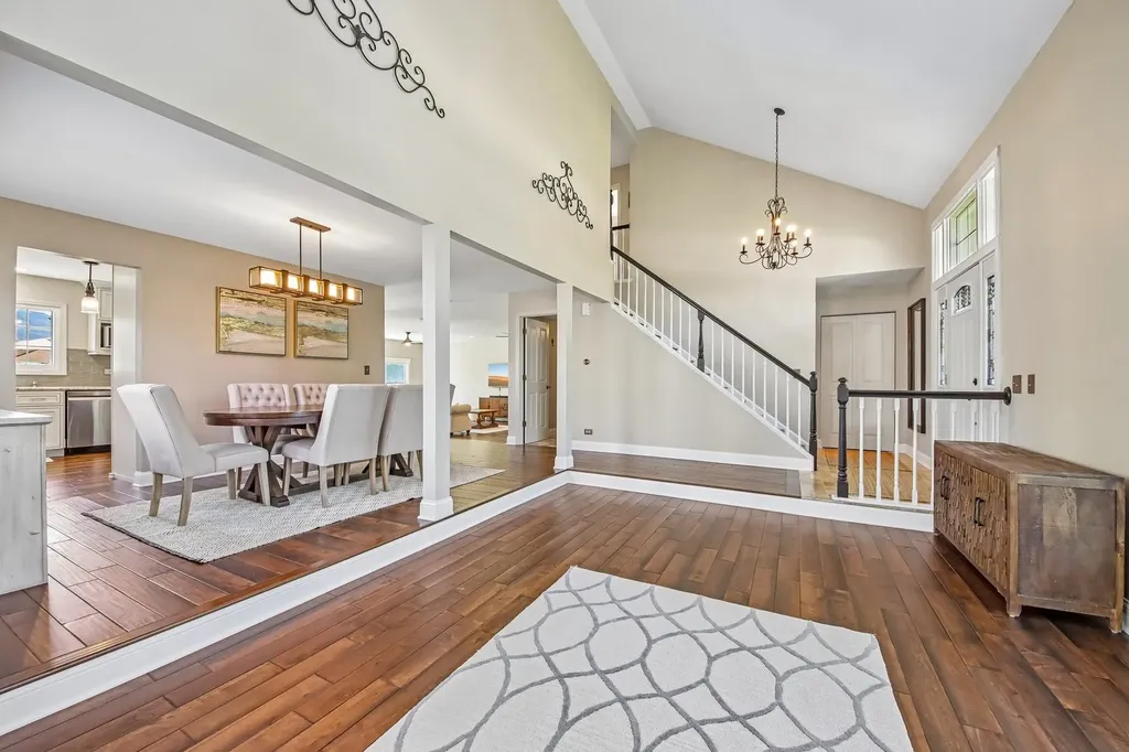 823 Warwick Lane Lake Zurich IL 60047