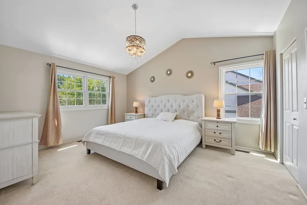 823 Warwick Lane Lake Zurich IL 60047
