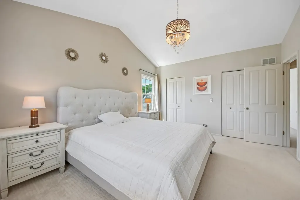 823 Warwick Lane Lake Zurich IL 60047