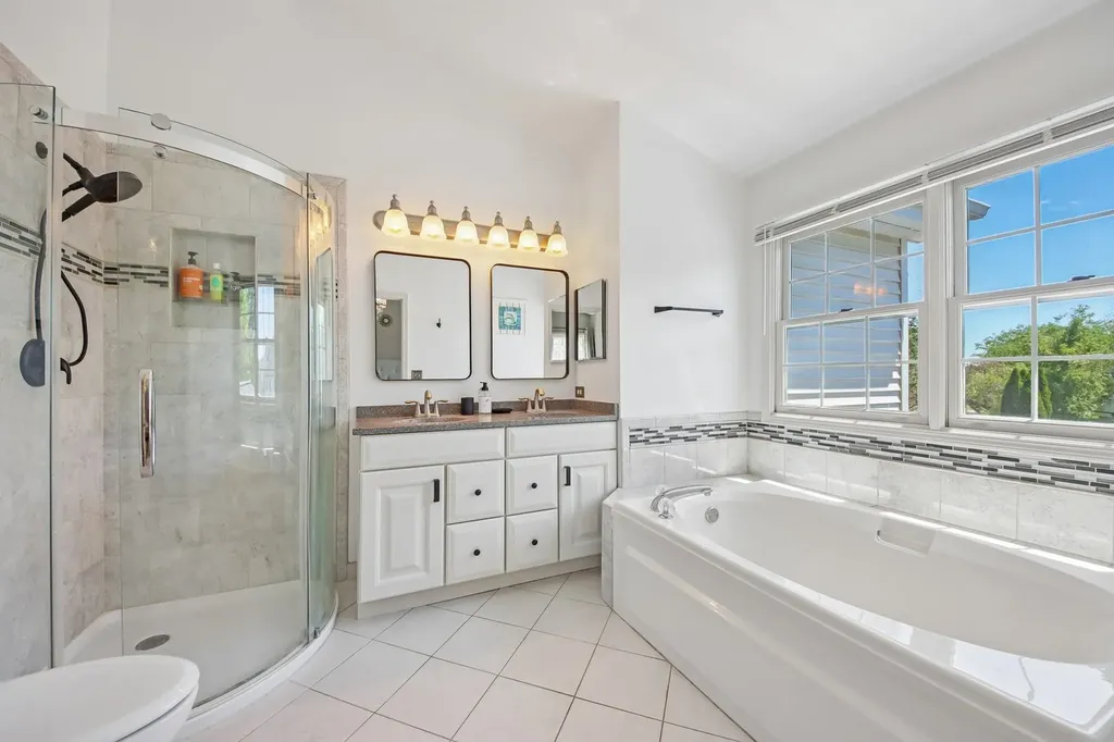 823 Warwick Lane Lake Zurich IL 60047