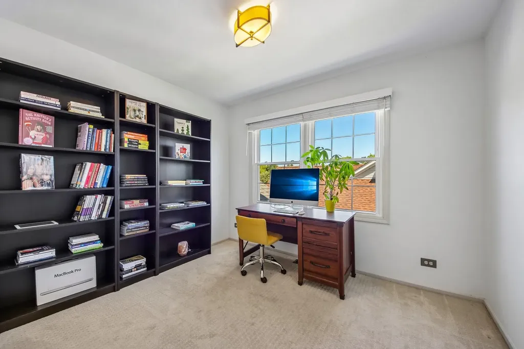 823 Warwick Lane Lake Zurich IL 60047