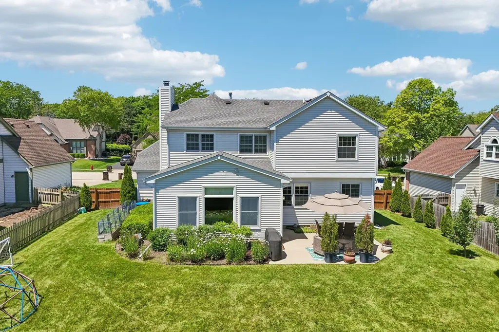 823 Warwick Lane Lake Zurich IL 60047