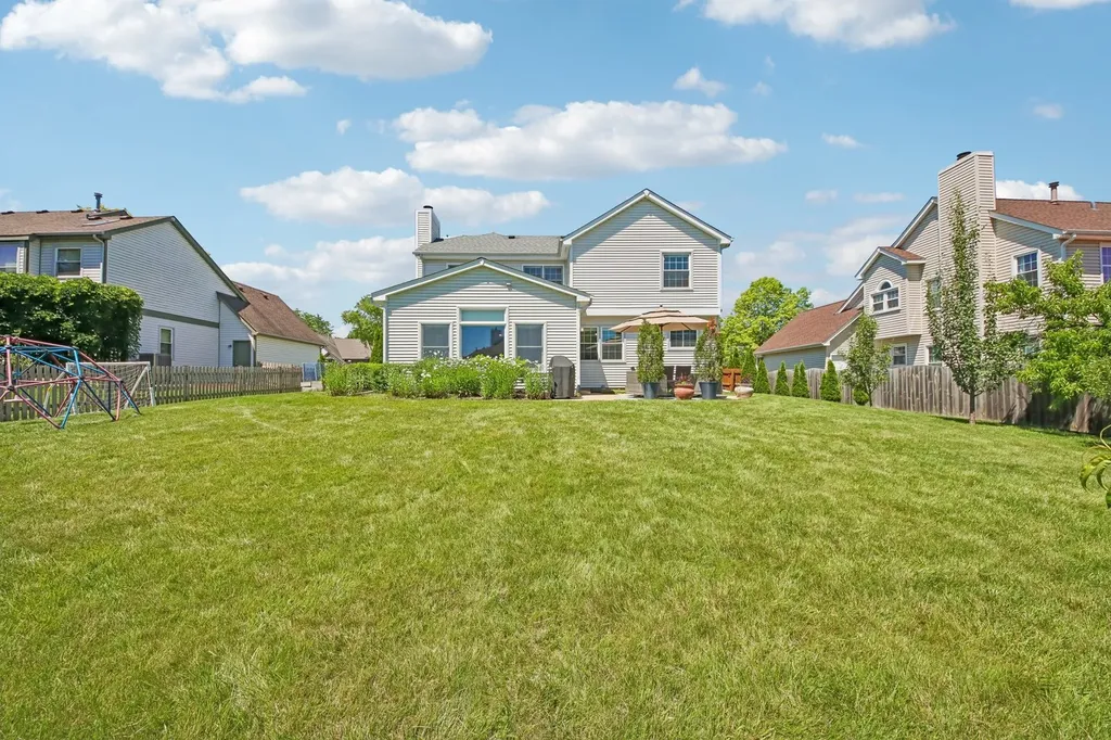 823 Warwick Lane Lake Zurich IL 60047