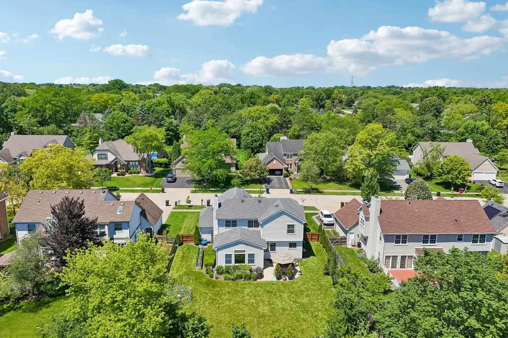 823 Warwick Lane Lake Zurich IL 60047