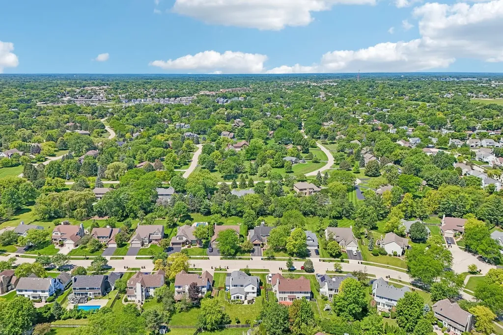 823 Warwick Lane Lake Zurich IL 60047