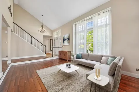 823 Warwick Lane Lake Zurich IL 60047