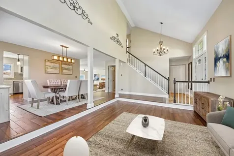 823 Warwick Lane Lake Zurich IL 60047